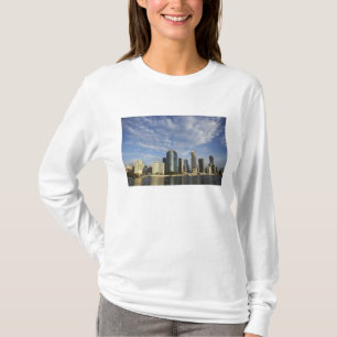 Australia, Queensland, Brisbane, Skyscrapers and T-Shirt
