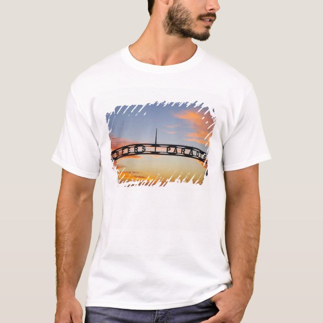 Australia, Queensland, Gold Coast, Sunrise, T-Shirt (Front)