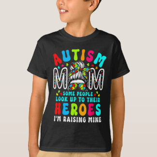 Autism Mum Raising Hero Groovy Messy Bun Autism Aw T-Shirt