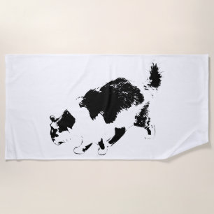 Autumn Cat in Bold Stride Beach Towel