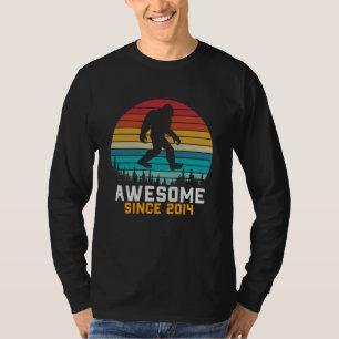 Awesome since 2014   Birthday Bigfoot Retro T-Shirt
