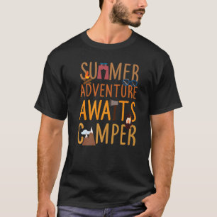 Awesome Summer Adventure Awaits Camper Camping Des T-Shirt