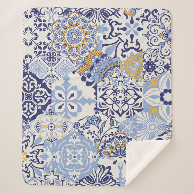 Azulejos tiles patchwork. Seamless colourful patch Sherpa Blanket (Front)
