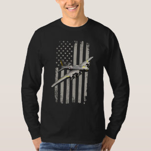 B17 Bomber Ww2 Plane Aircraft Usa Flag Veteran Pil T-Shirt