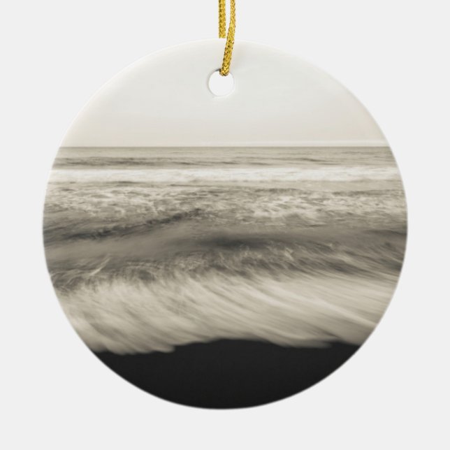 B&W seascape, Hawaii Ceramic Tree Decoration (Front)