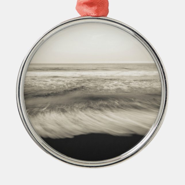 B&W seascape, Hawaii Metal Tree Decoration (Front)