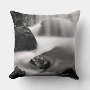 B&W waterfall, California Cushion