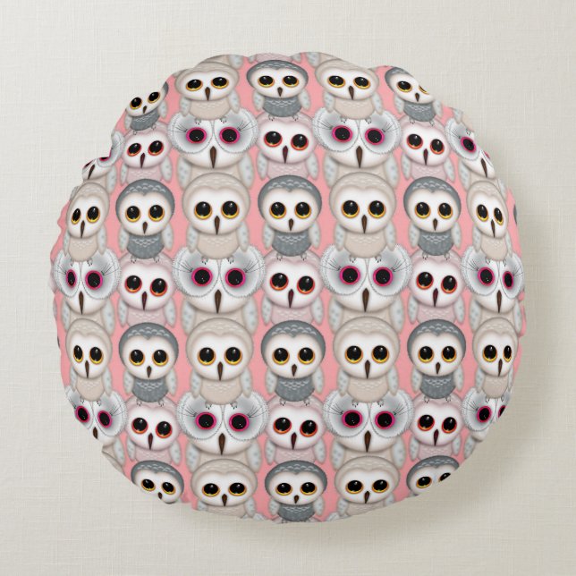 Baby Owls On Pale Pink Background Pattern Round Cushion (Front)