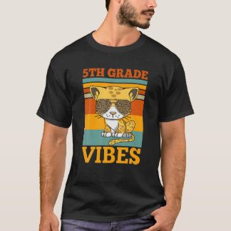 Back To School 5Th Grade Vibes Leopard Cat Teacher T-Shirt