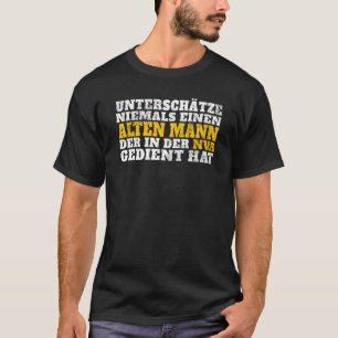 Backprint Never underestimate an old man from the T-Shirt