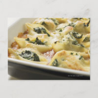Baked pasta shells with spinach filling