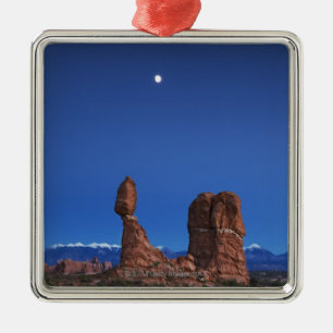 Balanced Rock Metal Tree Decoration