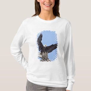 Bald Eagle (Haliaeetus leucocephalus) with wings T-Shirt