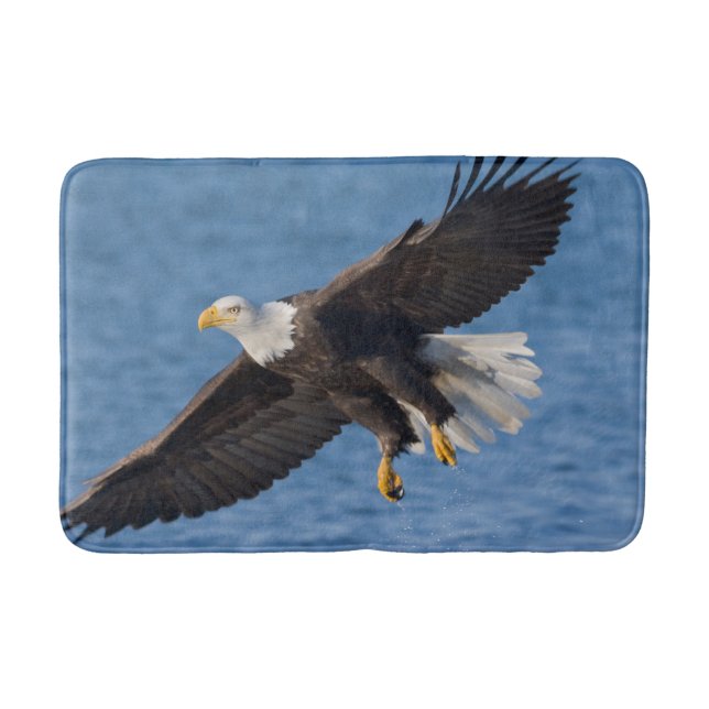 Bald eagle in flight bath mat (Front)