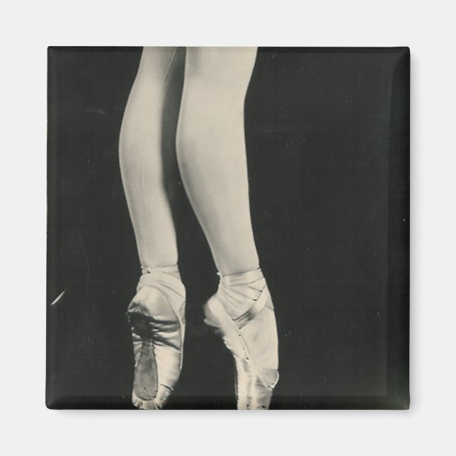 BALLERINA LEGS magnet (Front)