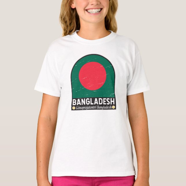 Bangladesh Flag Emblem Distressed Vintage T-Shirt (Front)