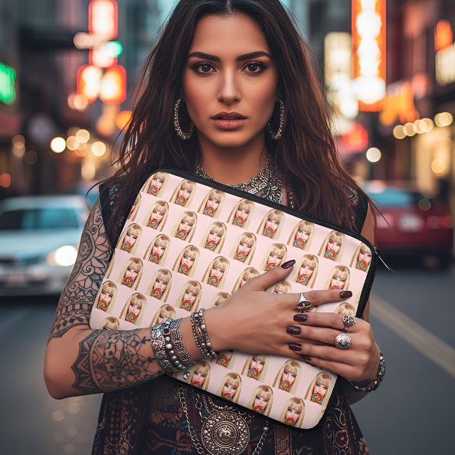 Barb Laptop Sleeve (Creator Uploaded)