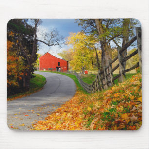 Barn in Fall Mouse Pad
