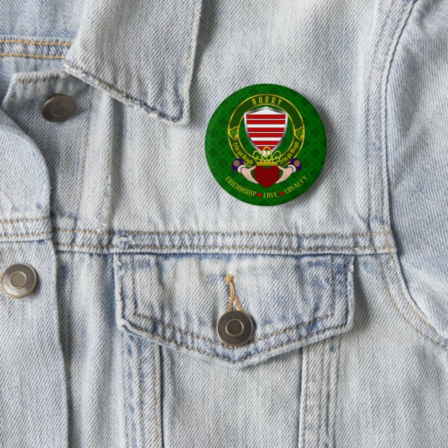 Barry Irish Shield & Claddagh 6 Cm Round Badge (In Situ)