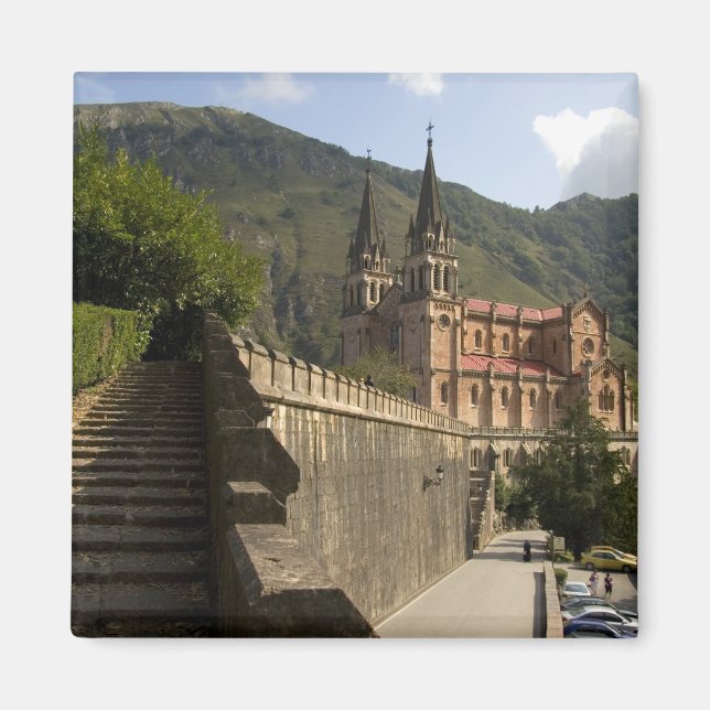 Basilica de Covadonga, northwestern Spain. Magnet (Front)