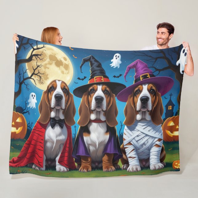 Basset Hound Dogs Pumpkin Halloween Funny Fleece Blanket (In Situ)