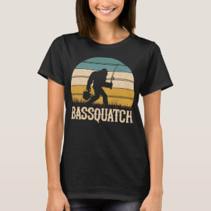 Bassquatch Funny Bigfoot Fishing Sasquatch Outfit  T-Shirt