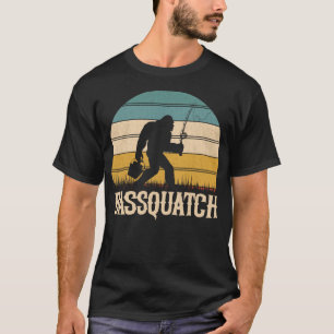 Bassquatch Funny Bigfoot Fishing Sasquatch Outfit T-Shirt