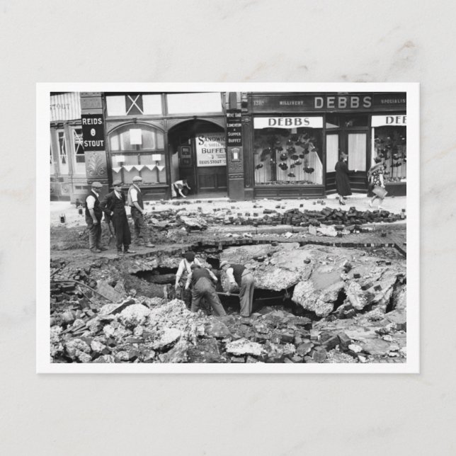 Battle of Britain & The Blitz: #18 On The Mend Postcard (Front)