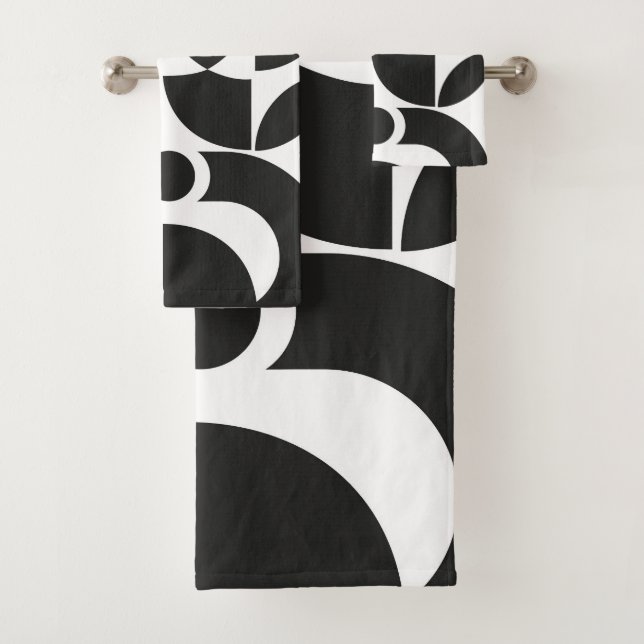 Bauhaus Art 4 Bath Towel Set (Insitu)