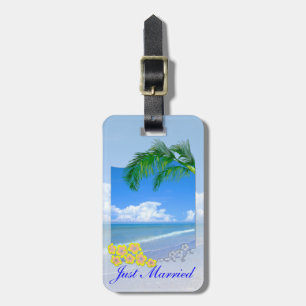 Beach And Blue Skies Wedding Just Married Luggage Tag