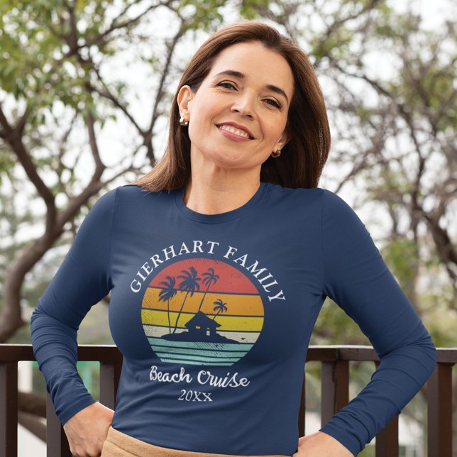 Beach Cruise Retro Family Reunion Mum Vacation T-Shirt (Creator Uploaded)