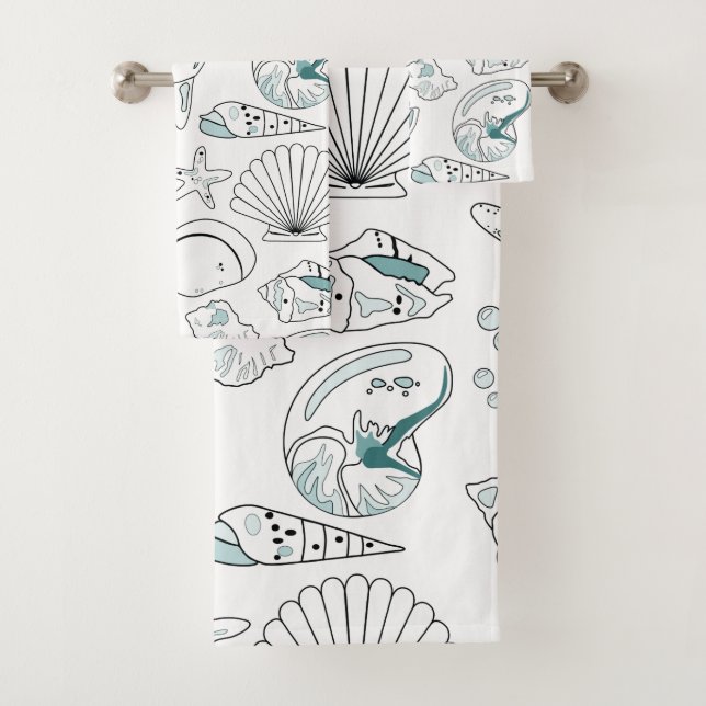 Beach House Shells White Bath Towel Set (Insitu)