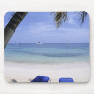 Beach, Lounge Chair, Palm tree, Horizon Over Mouse Pad