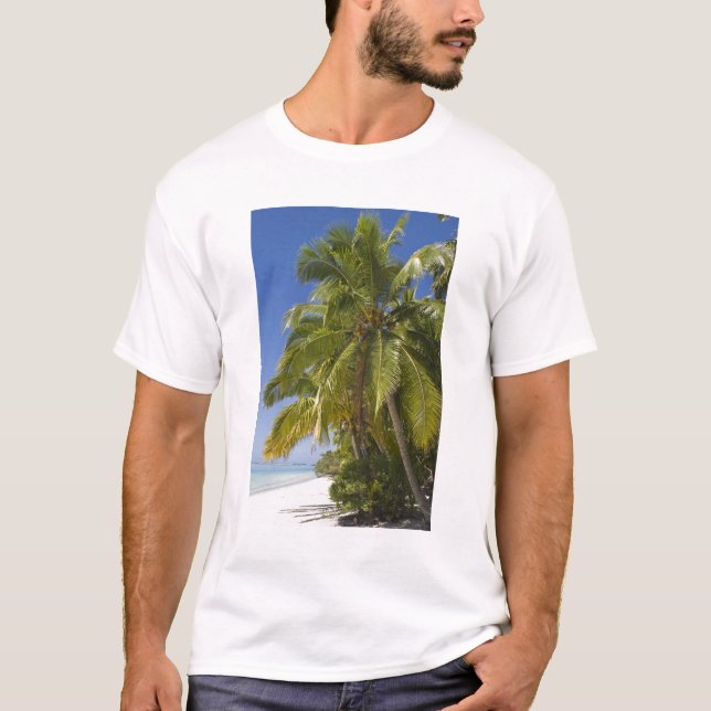 Beach on One Foot island, Aitutaki, Cook Islands T-Shirt (Front)