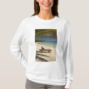 Beach, palm trees & lounger T-Shirt