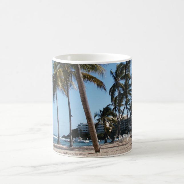 beach scene coffee mug (Center)