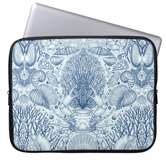 Beach treasures in blue laptop sleeve (Front)