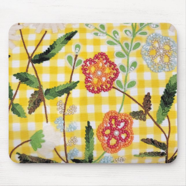 Beaded Flower Pattern On Gingham Mouse Pad (Front)