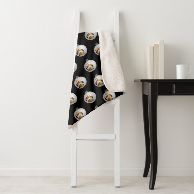 Bear Paw Ornament Sherpa Blanket (In Situ)