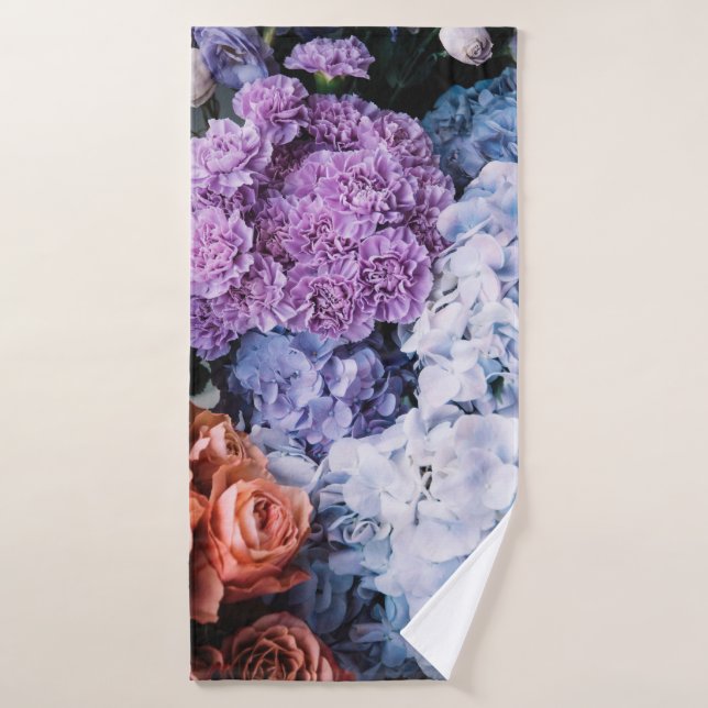 Beautiful blossoming flowers (roses, hydrangeas, c bath towel (Bath Towel)