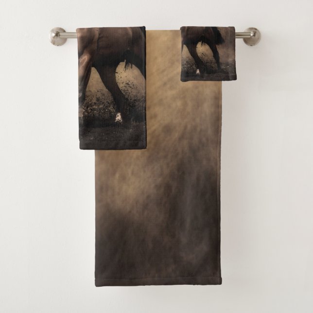 Beautiful brown horse throw pillow bath towel set (Insitu)