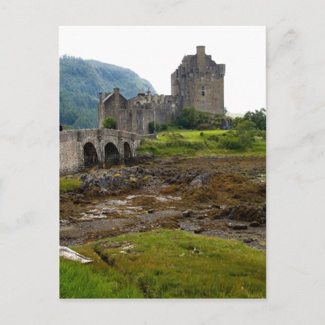 Beautiful Eileen Donan Castle in Western Dornie 2 Postcard (Front)