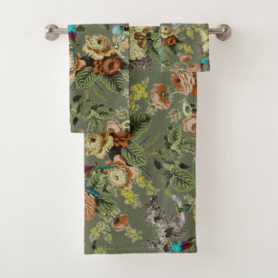 Beautiful exotic bird, Swamp Green background    Bath Towel Set