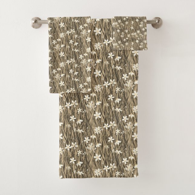 Beautiful Flowers on Plant Leaves in Beige Shades Bath Towel Set (Insitu)
