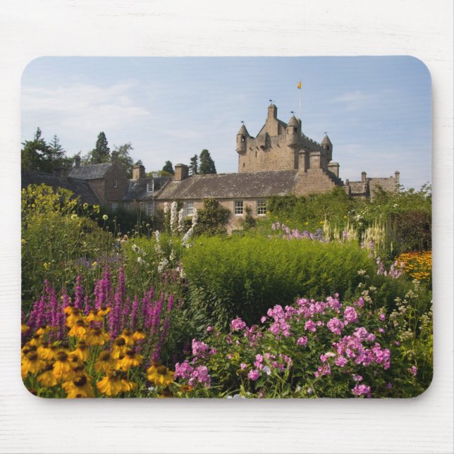 Beautiful gardens and famous castle in mouse pad (Front)