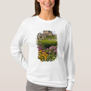 Beautiful gardens and famous castle in Scotland T-Shirt