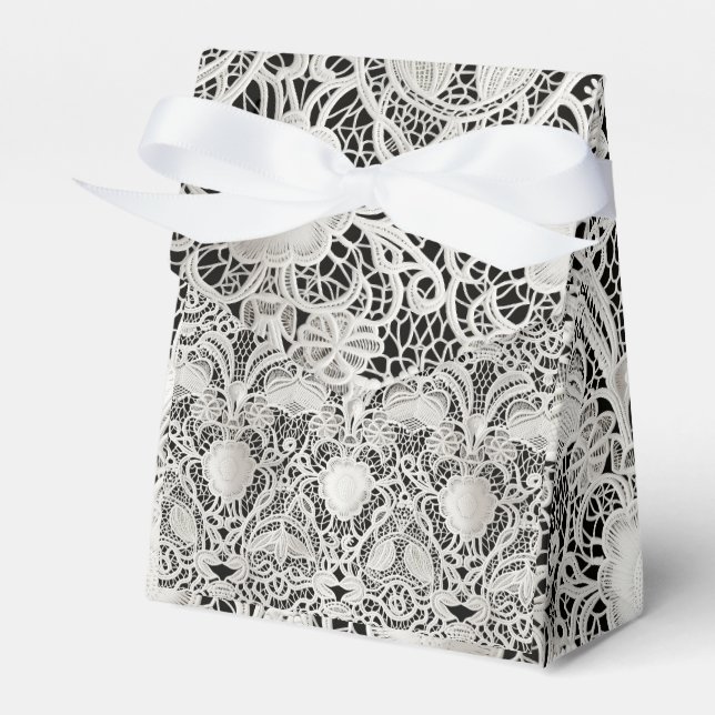 Beautiful Lace Look Favour Box (Front Side)