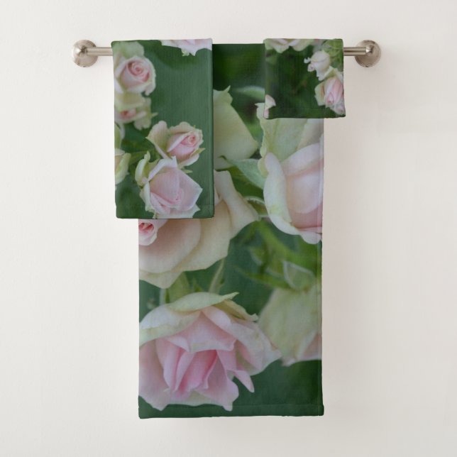 Beautiful light pink garden roses   bath towel set (Insitu)