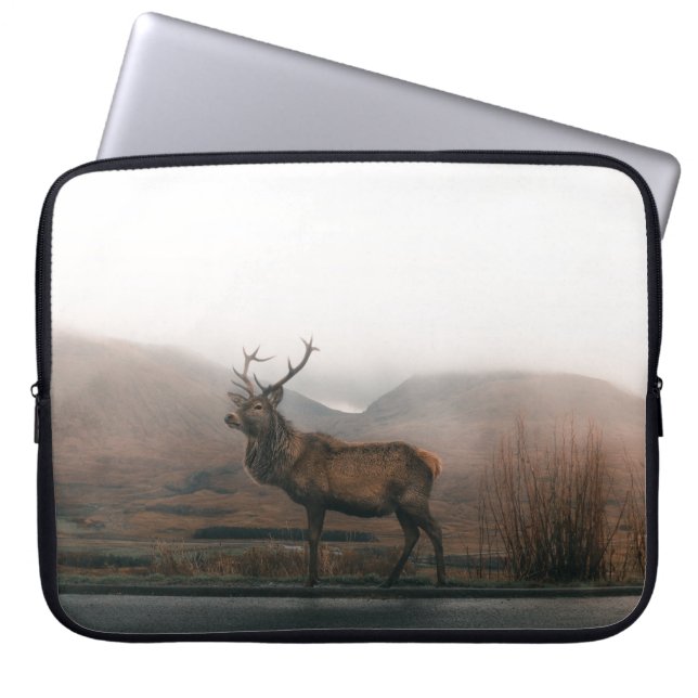 BEAUTIFUL REINDEER LAPTOP SLEEVE (Front)