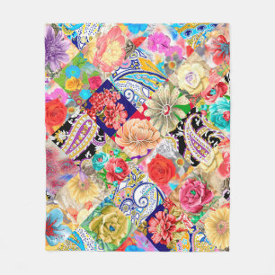 Beautiful silhouette Floral pattern in the many ki Fleece Blanket